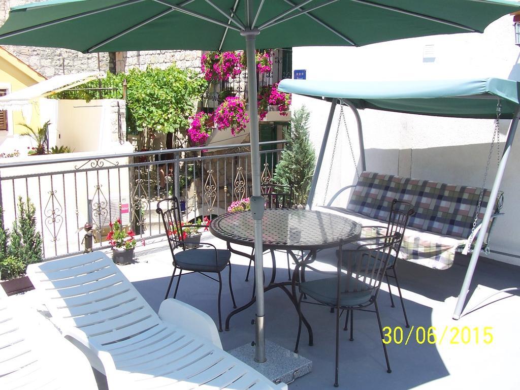 Apartment Romic Omiš Eksteriør billede