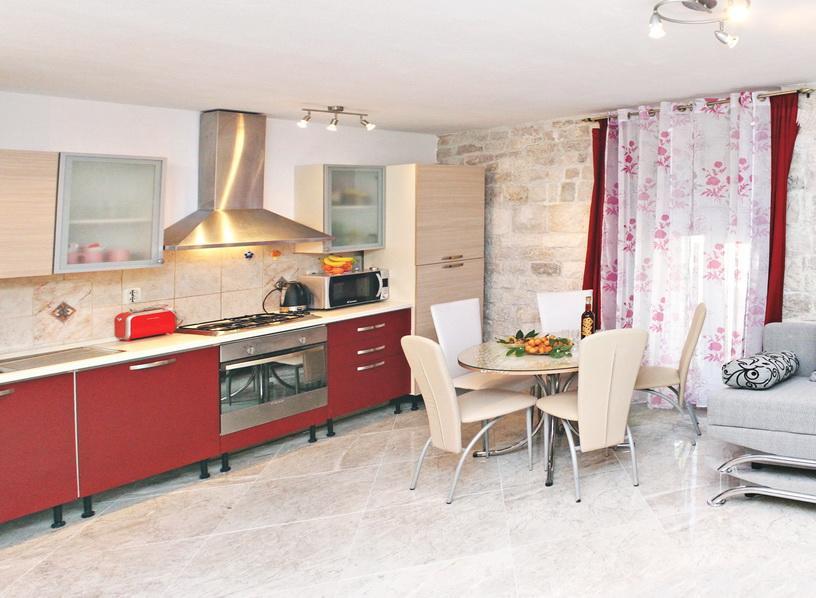 Apartment Romic Omiš Eksteriør billede
