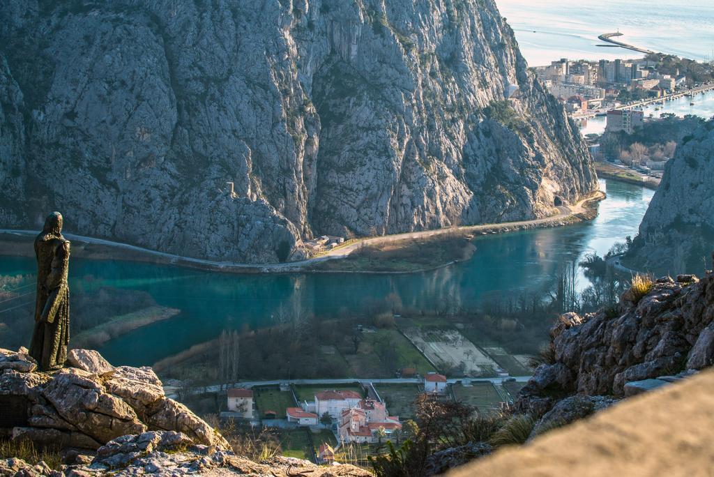 Apartment Romic Omiš Eksteriør billede