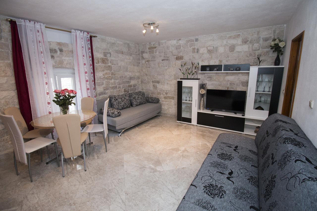 Apartment Romic Omiš Eksteriør billede